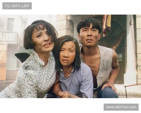 《上海一家人》:一曲时代的温情颂歌,映照万家灯火的奋斗与传承 《上海一家人》:一曲时代的温情颂歌,映照万家灯火的奋斗与传承